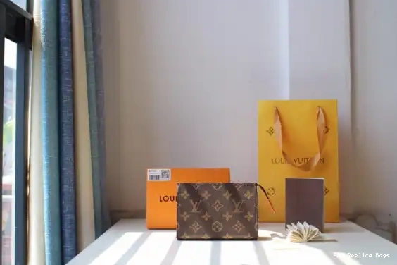 Aaa replica ru 15 VUITTON POUCH LOUIS TOILETRY 0525